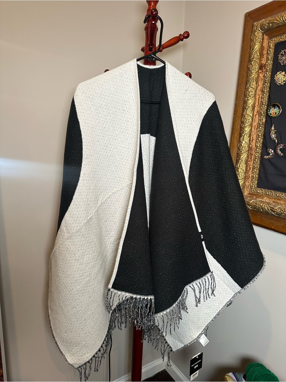 NWT Uniqlo x Marimekko 2-Way Stole Poncho Cape Wrap Off White Black One Size
